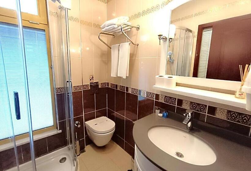 سوییت جونیور, Golden Horn