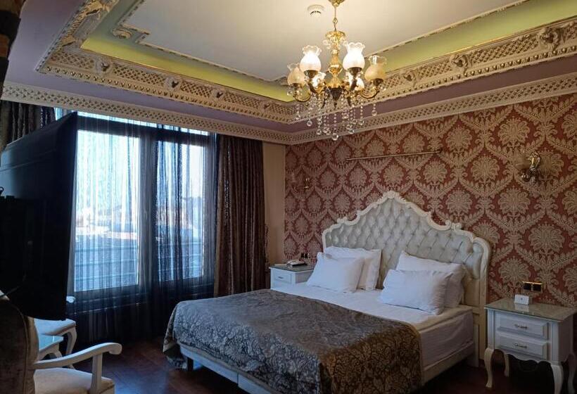 سوییت جونیور, Golden Horn