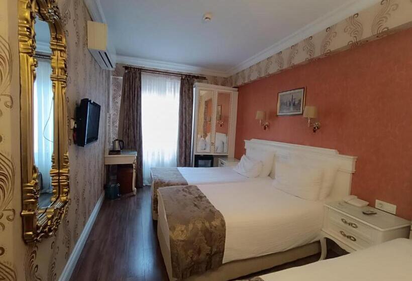 اتاق خانوادگی تودرتو, Golden Horn