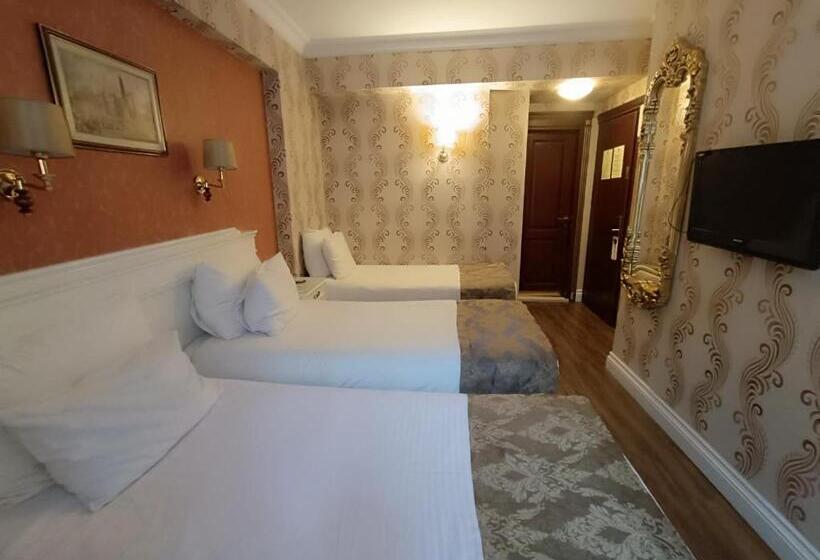 اتاق خانوادگی تودرتو, Golden Horn