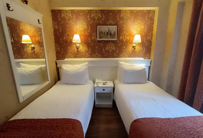 اتاق خانوادگی تودرتو, Golden Horn