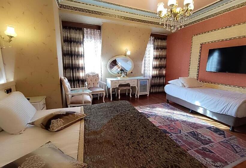 اتاق لوکس خانوادگی, Golden Horn