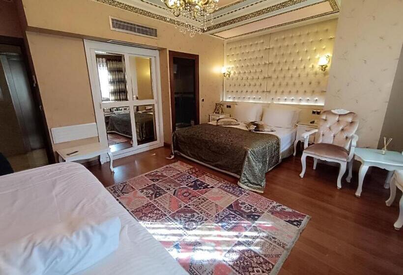 اتاق لوکس خانوادگی, Golden Horn