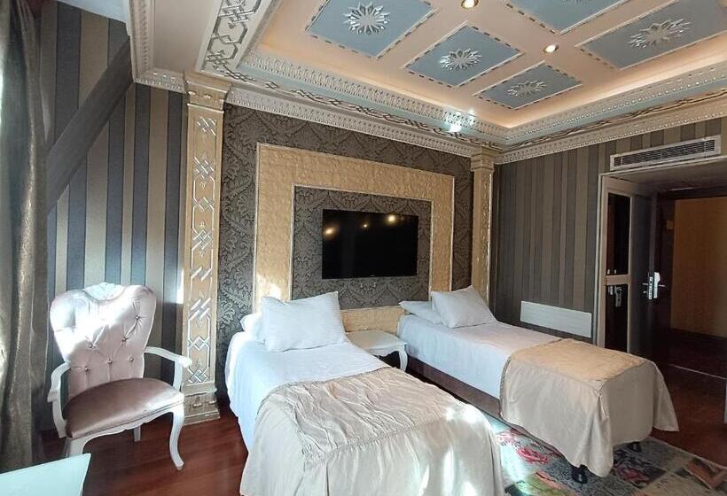 اتاق لوکس خانوادگی, Golden Horn