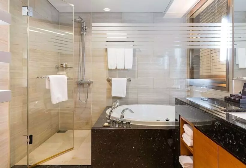 سوئیت رویال, Lotte Hotel Vladivostok