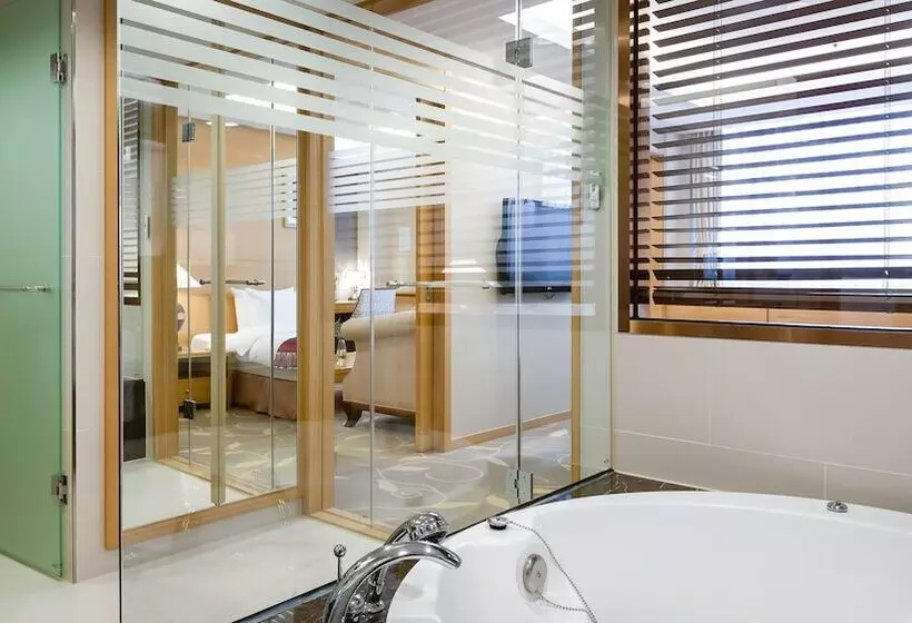 سوئیت پرزیدنت, Lotte Hotel Vladivostok