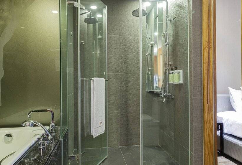 اتاق استاندارد, Pacific Business