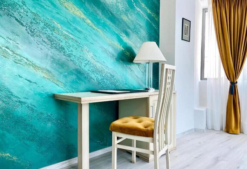 חדר אקזקיוטיב, Paradis