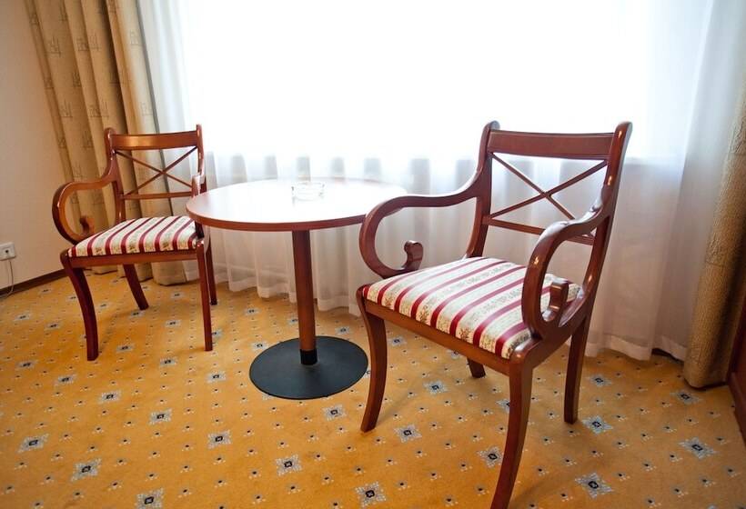 اتاق استاندارد, Parus