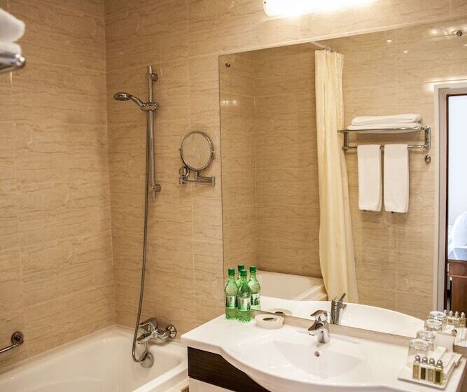 اتاق لوکس, Parus