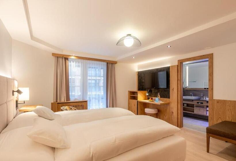 آپارتمان 1 خوابه با بالکن, Resort La Ginabelle