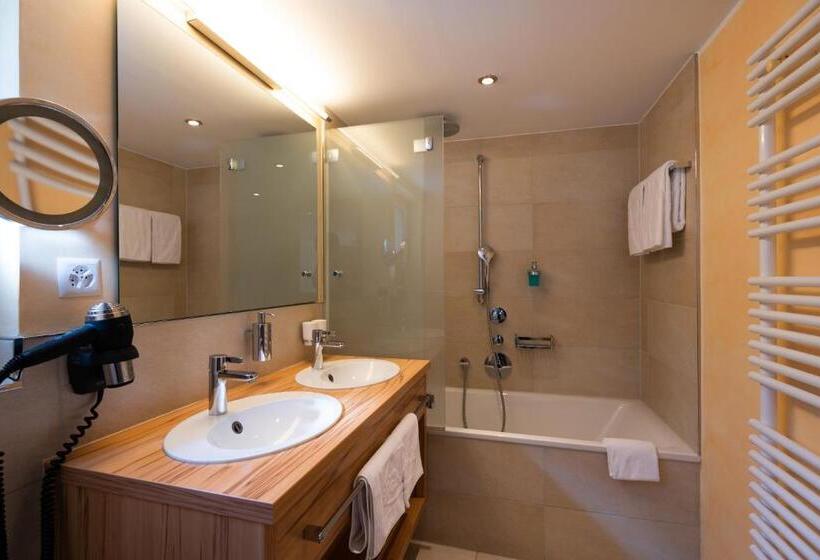 آپارتمان 1 خوابه با چشمانداز, Resort La Ginabelle