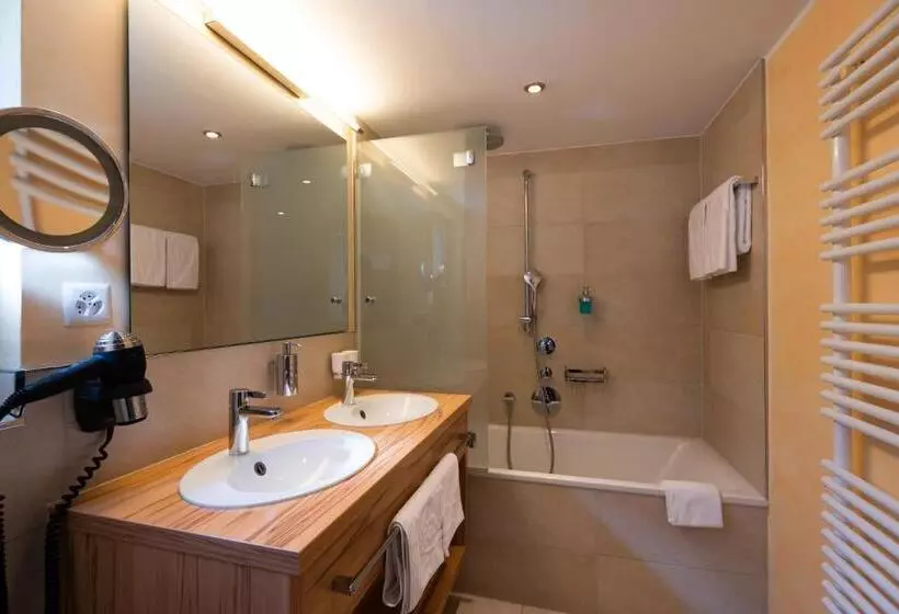 آپارتمان 1 خوابه با چشمانداز, Resort La Ginabelle