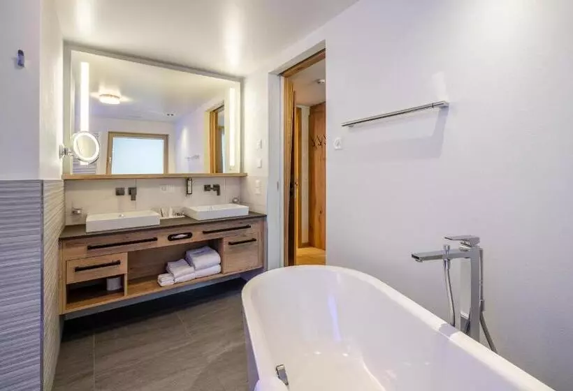 آپارتمان 1 خوابه با چشمانداز, Resort La Ginabelle