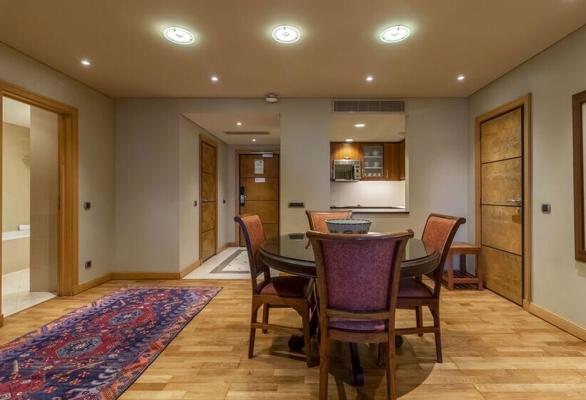 سوییت سوپریور با چشمانداز دریا, Royal Savoy  Ocean Resort  Savoy Signature