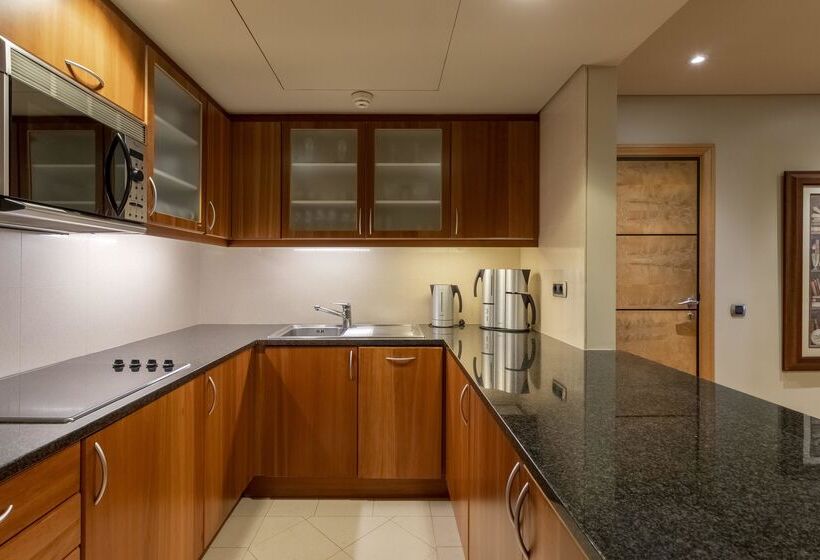 سوییت سوپریور با چشمانداز دریا, Royal Savoy  Ocean Resort  Savoy Signature