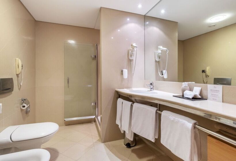 اتاق استاندارد با چشمانداز دریا, Royal Savoy  Ocean Resort  Savoy Signature