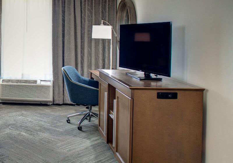 سوییت سوپریور با چشمانداز دریا, Royal Savoy  Ocean Resort  Savoy Signature