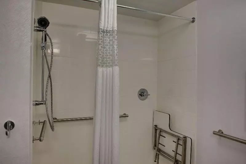 سوییت سوپریور با چشم‌انداز دریا, Royal Savoy  Ocean Resort  Savoy Signature