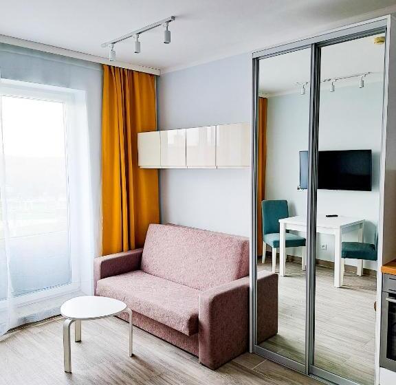 Номер Deluxe, Alibi Sympozjum Studio