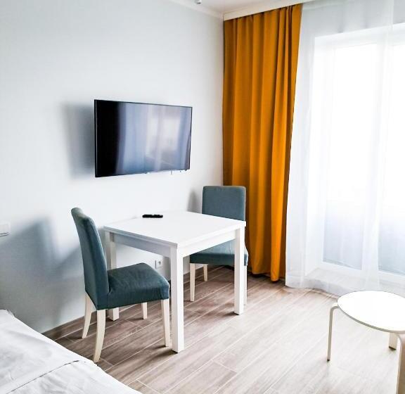 Номер Deluxe, Alibi Sympozjum Studio