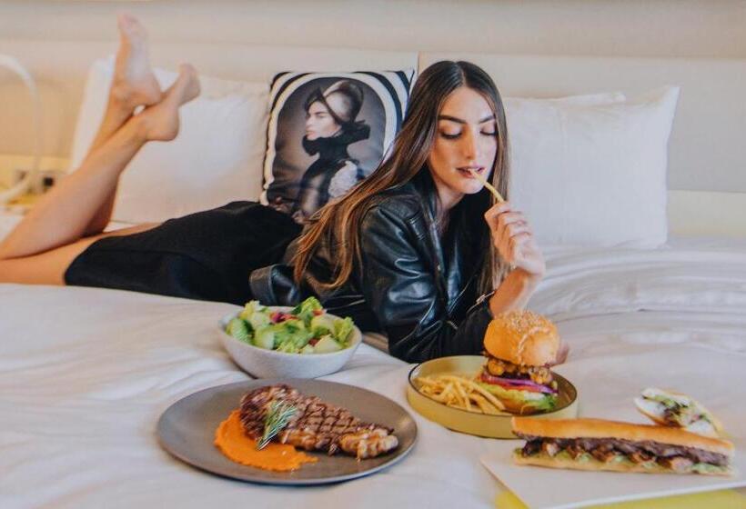 キングサイズベッドのスタンダードルーム, W Mexico City