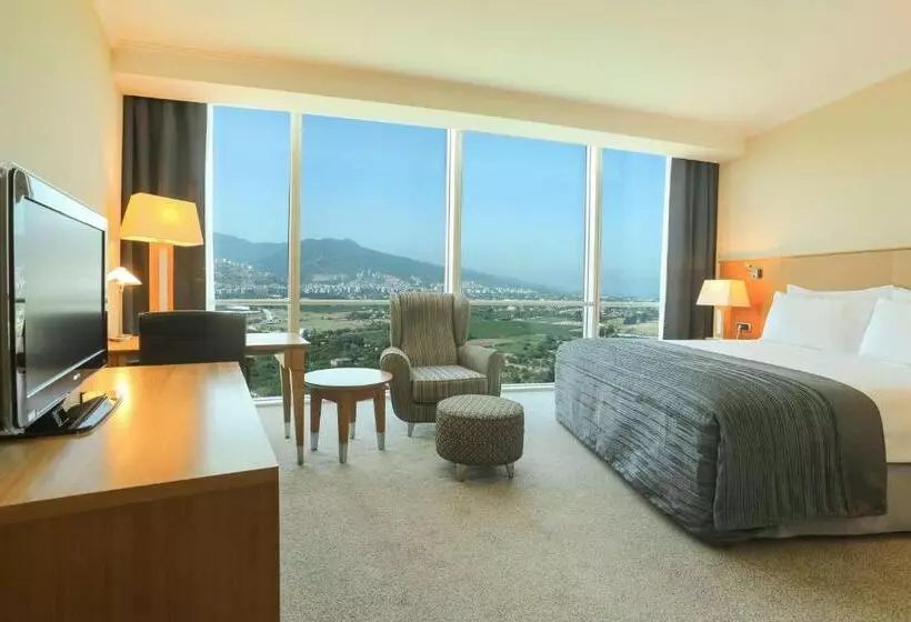 اتاق استاندارد با تخت بزرگ, Wyndham Grand Izmir Ozdilek Thermal & Spa