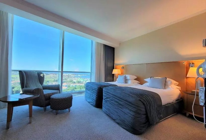 اتاق استاندارد با چشم‌انداز کوهستان, Wyndham Grand Izmir Ozdilek Thermal & Spa
