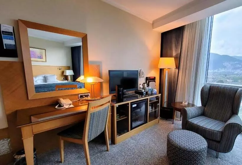 اتاق استاندارد با چشم‌انداز دریا, Wyndham Grand Izmir Ozdilek Thermal & Spa
