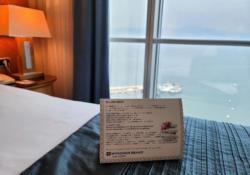 带海景的俱乐部房间, Wyndham Grand Izmir Ozdilek Thermal & Spa