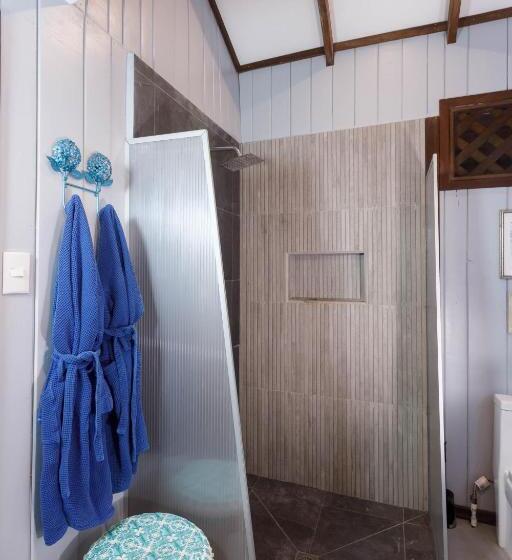 2ベッドルームハウス, Kalawala