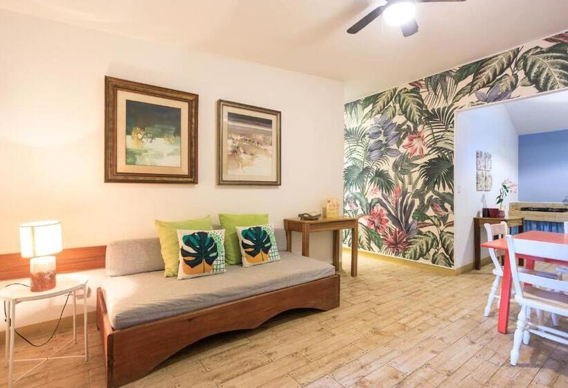 1ベッドルームハウス, Kalawala