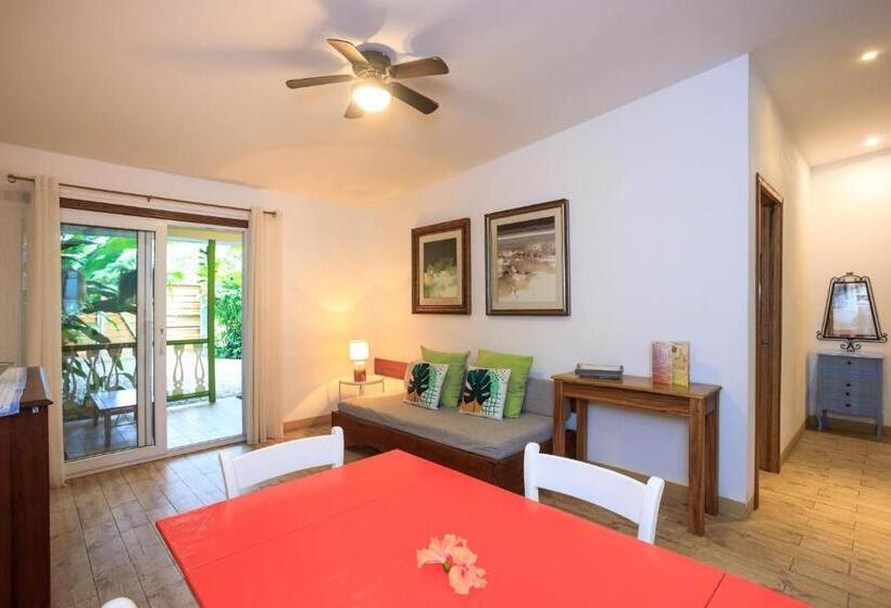 1ベッドルームハウス, Kalawala