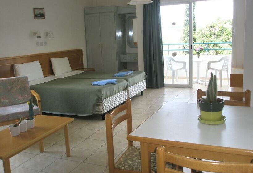 إستوديو قياسى, Debbiexenia Hotel Apartments