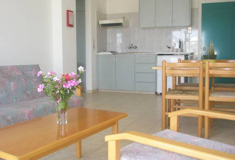 إستوديو قياسى, Debbiexenia Hotel Apartments