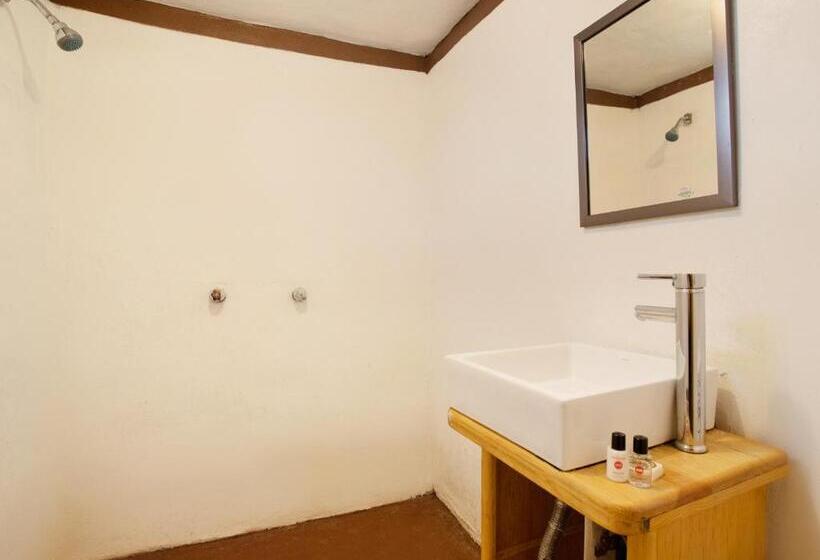 غرفة عائلية, Villa Xtreme