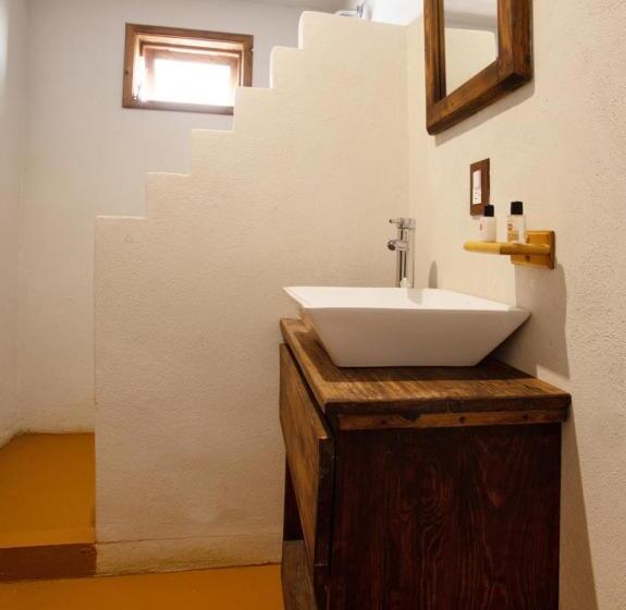 جناح جونيور مزوَّد بتراس, Villa Xtreme