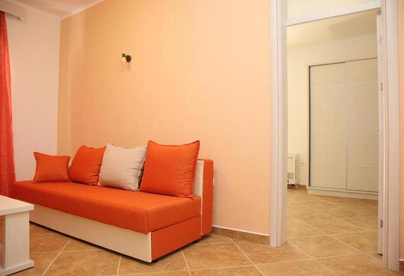 آپارتمان 1 خوابه, Apartments Art