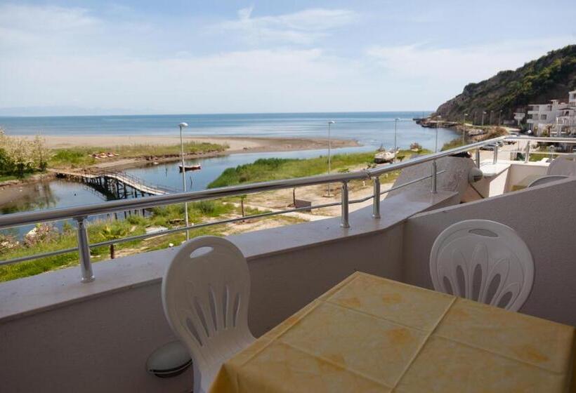 استودیوی استاندارد با چشم‌انداز دریا, Apartments Art