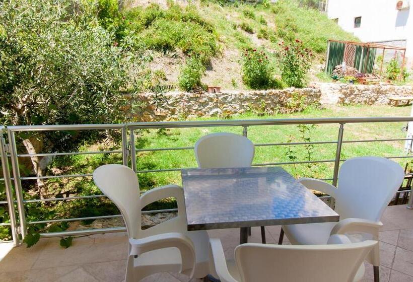 آپارتمان 1 خوابه, Apartments Art