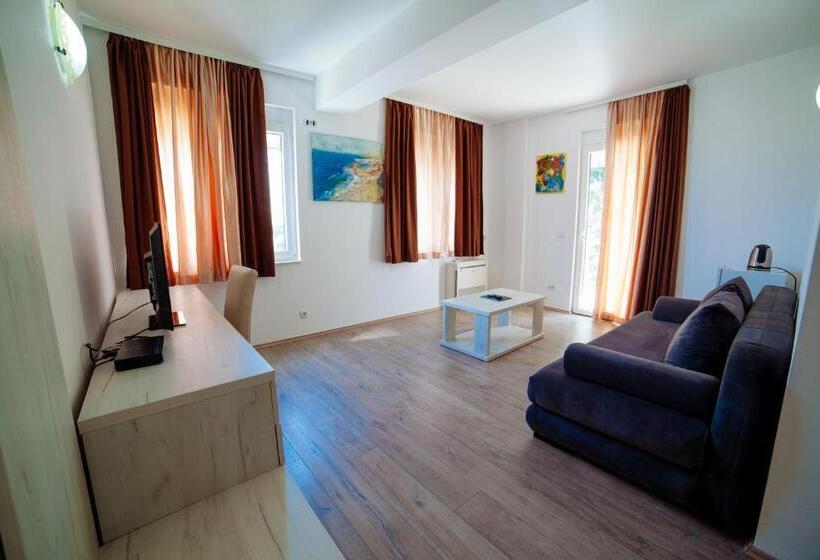 آپارتمان 1 خوابه, Apartments Art