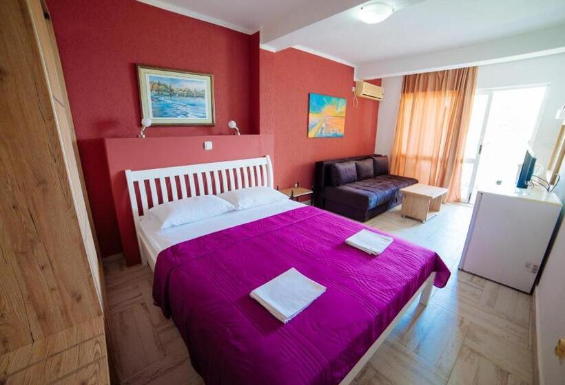 اتاق استاندارد با چشم‌انداز دریا, Apartments Art