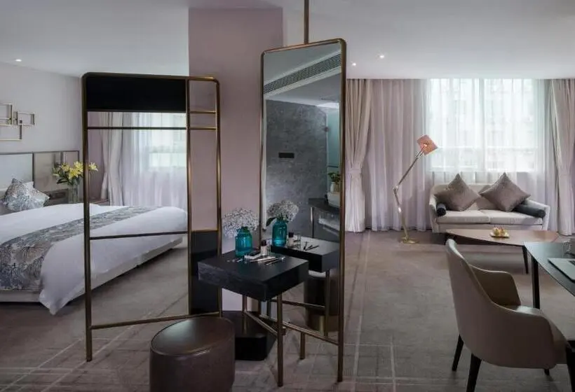 Suite Deluxe, Nuohuating