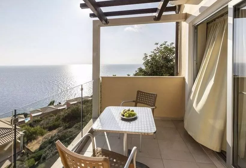 オーシャンビュースーペリアールーム, Louis Apostolata Island Resort