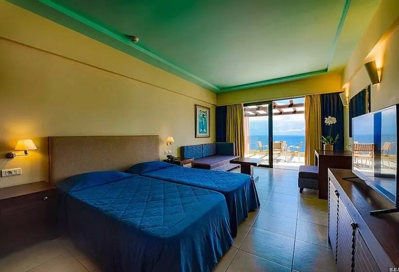 オーシャンビュースーペリアールーム, Louis Apostolata Island Resort