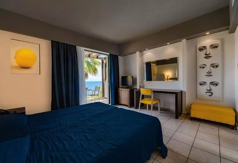 オーシャンビュースタンダードルーム, Louis Apostolata Island Resort