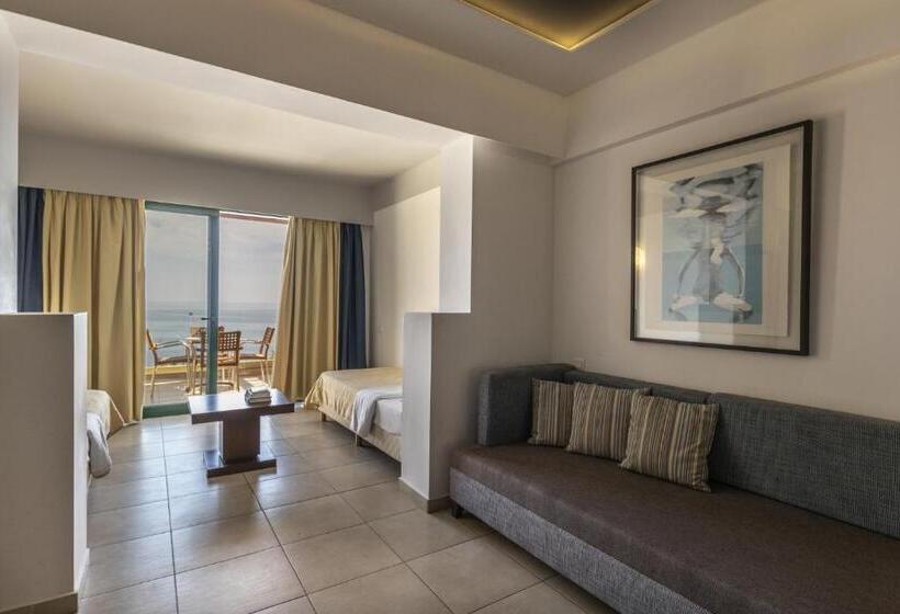 디럭스 패밀리 룸, Louis Apostolata Island Resort