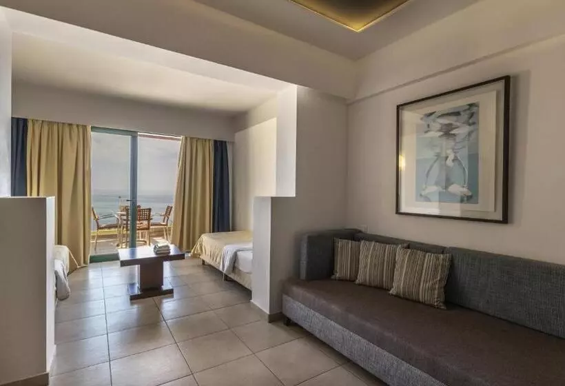 デラックスファミリールーム, Louis Apostolata Island Resort