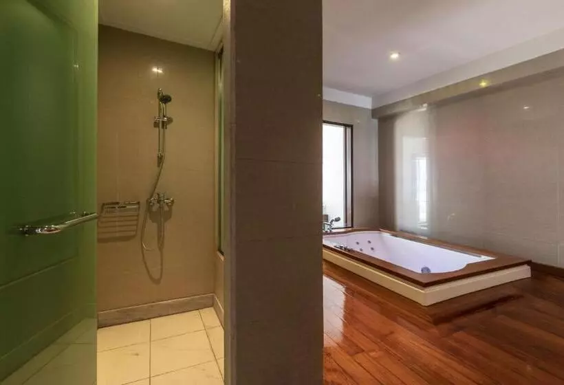 Suite Hot Tub & Sea View