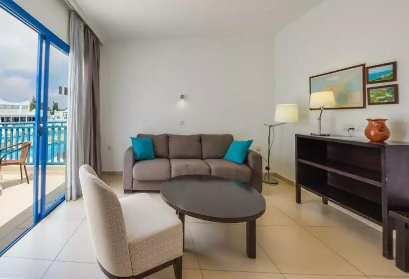 庭の見える1ベッドルームアパートメント, Marismare Apartments